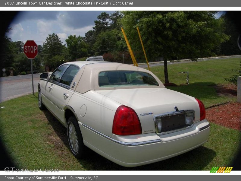 White Chocolate Tri-Coat / Light Camel 2007 Lincoln Town Car Designer