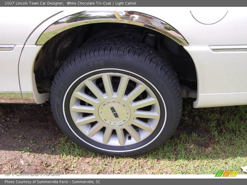 White Chocolate Tri-Coat / Light Camel 2007 Lincoln Town Car Designer