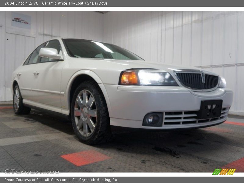 Ceramic White Tri-Coat / Shale/Dove 2004 Lincoln LS V8