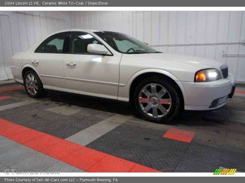 Ceramic White Tri-Coat / Shale/Dove 2004 Lincoln LS V8