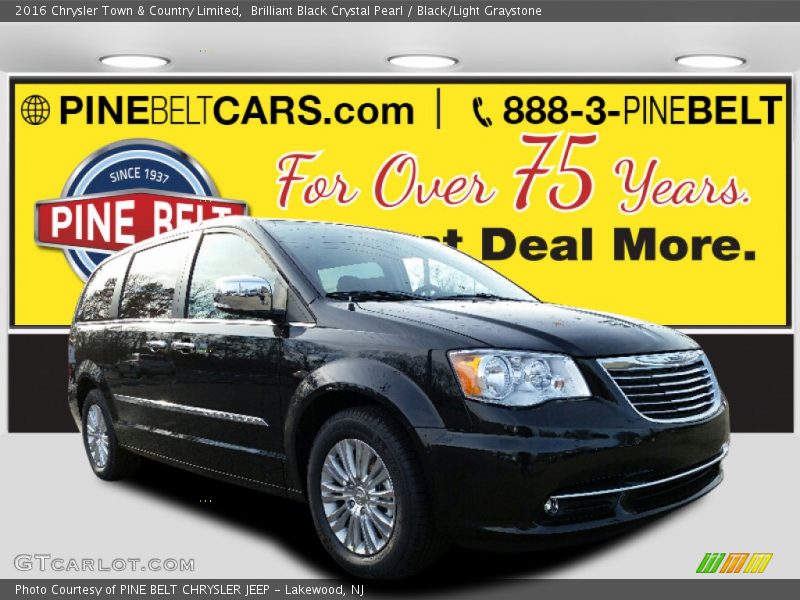 Brilliant Black Crystal Pearl / Black/Light Graystone 2016 Chrysler Town & Country Limited