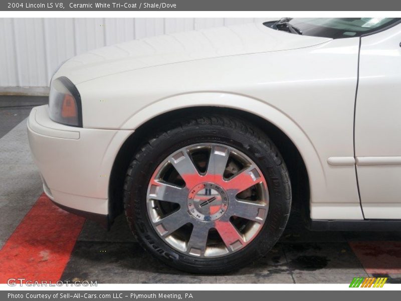 Ceramic White Tri-Coat / Shale/Dove 2004 Lincoln LS V8