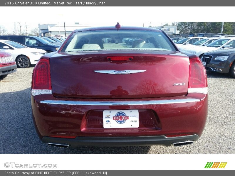 Velvet Red Pearl / Black/Linen 2016 Chrysler 300 Limited