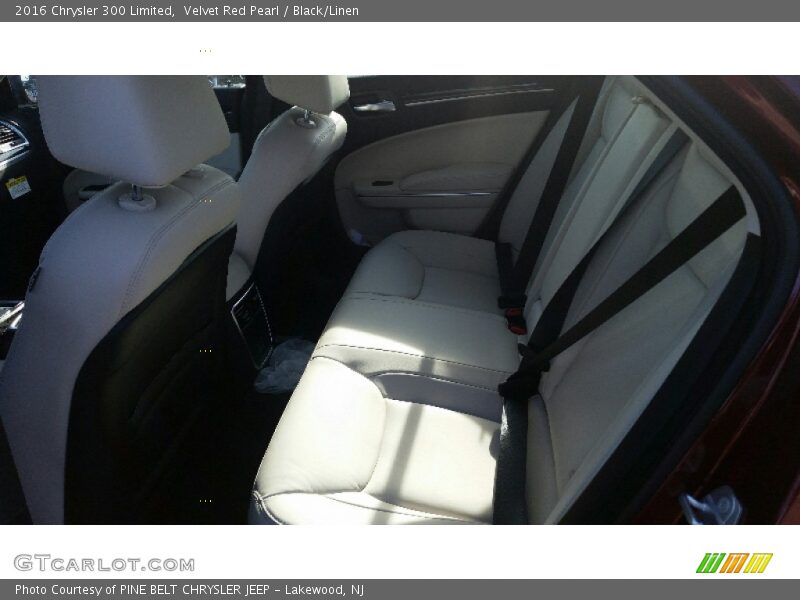 Velvet Red Pearl / Black/Linen 2016 Chrysler 300 Limited