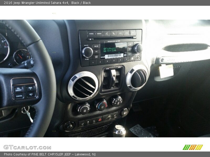 Black / Black 2016 Jeep Wrangler Unlimited Sahara 4x4