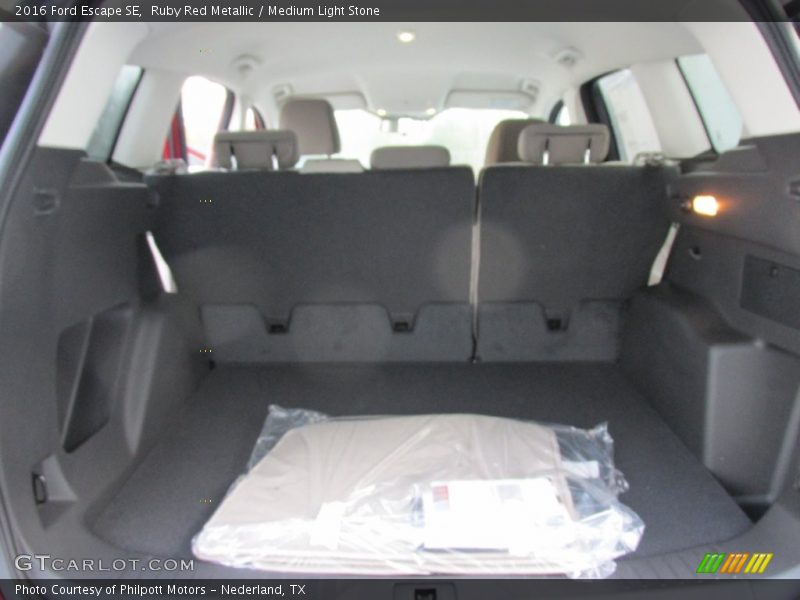Ruby Red Metallic / Medium Light Stone 2016 Ford Escape SE