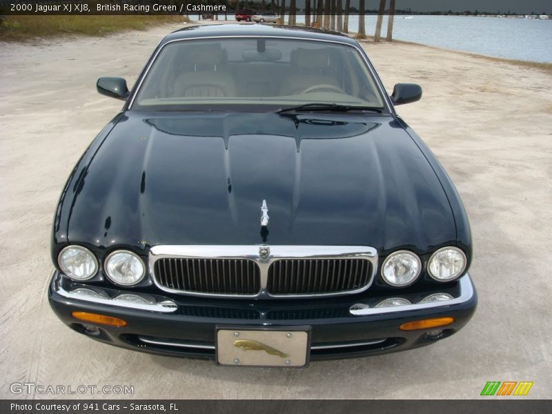 British Racing Green / Cashmere 2000 Jaguar XJ XJ8