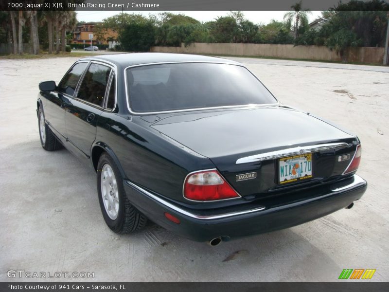 British Racing Green / Cashmere 2000 Jaguar XJ XJ8