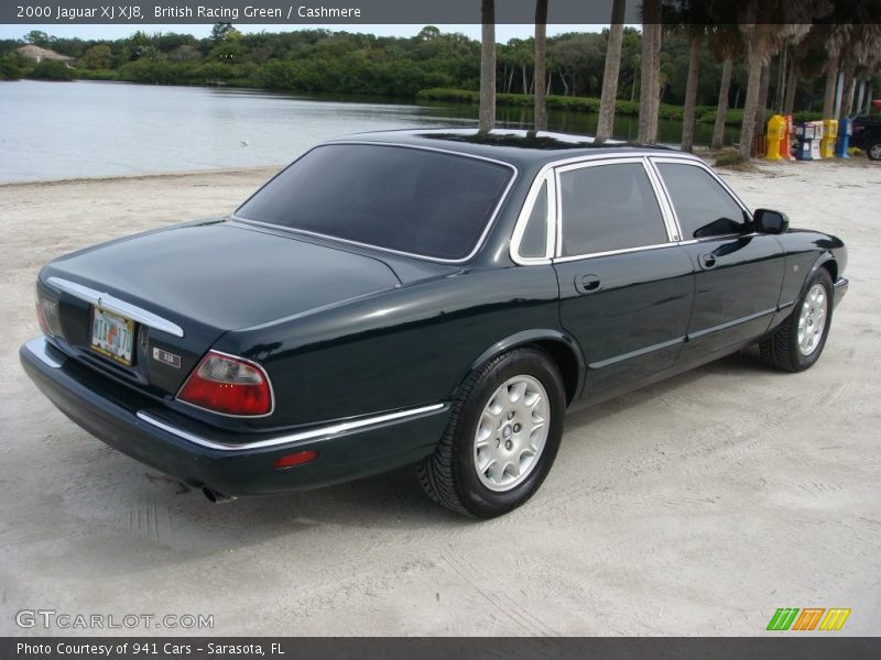 British Racing Green / Cashmere 2000 Jaguar XJ XJ8