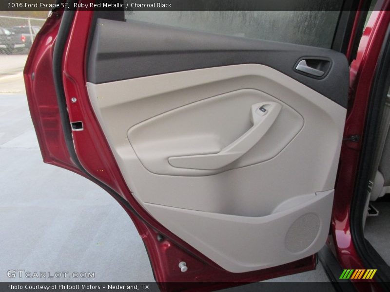 Ruby Red Metallic / Charcoal Black 2016 Ford Escape SE