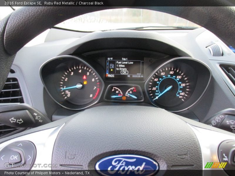 Ruby Red Metallic / Charcoal Black 2016 Ford Escape SE