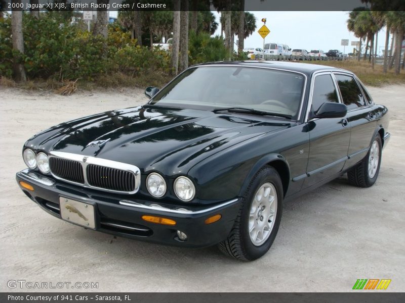 British Racing Green / Cashmere 2000 Jaguar XJ XJ8