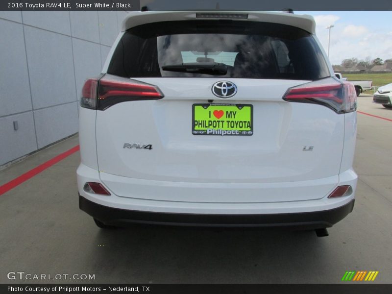 Super White / Black 2016 Toyota RAV4 LE
