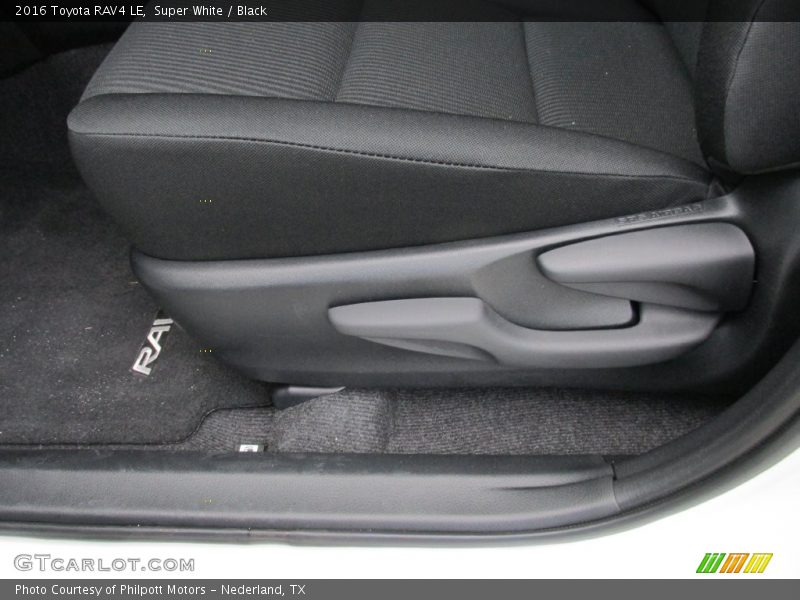 Super White / Black 2016 Toyota RAV4 LE
