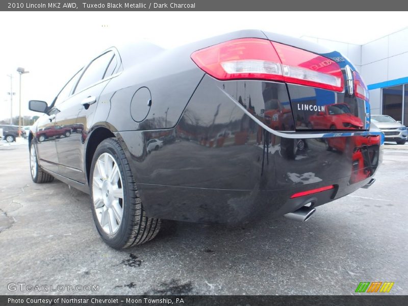 Tuxedo Black Metallic / Dark Charcoal 2010 Lincoln MKZ AWD