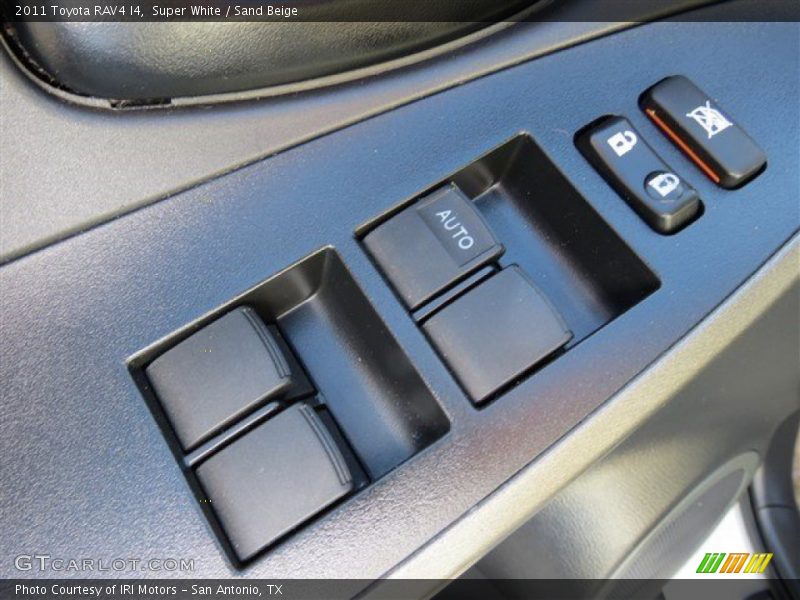 Super White / Sand Beige 2011 Toyota RAV4 I4