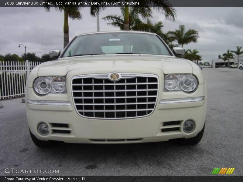Cool Vanilla White / Dark Khaki/Light Graystone 2009 Chrysler 300 Limited