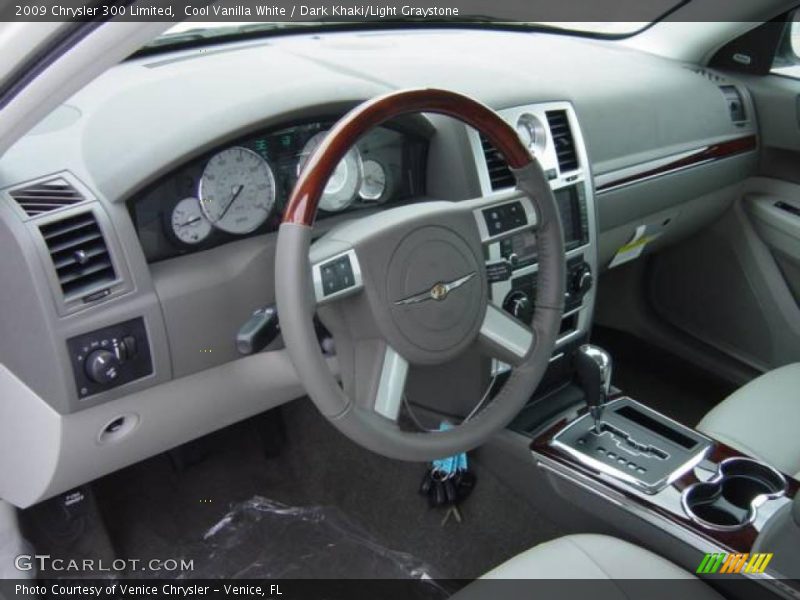 Cool Vanilla White / Dark Khaki/Light Graystone 2009 Chrysler 300 Limited