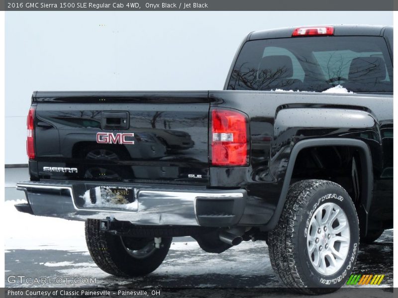 Onyx Black / Jet Black 2016 GMC Sierra 1500 SLE Regular Cab 4WD