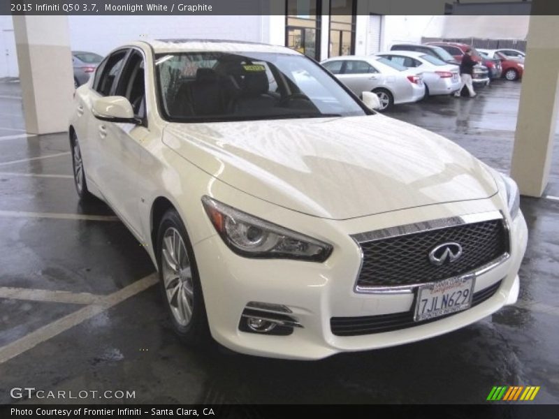 Moonlight White / Graphite 2015 Infiniti Q50 3.7
