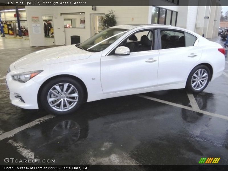 Moonlight White / Graphite 2015 Infiniti Q50 3.7