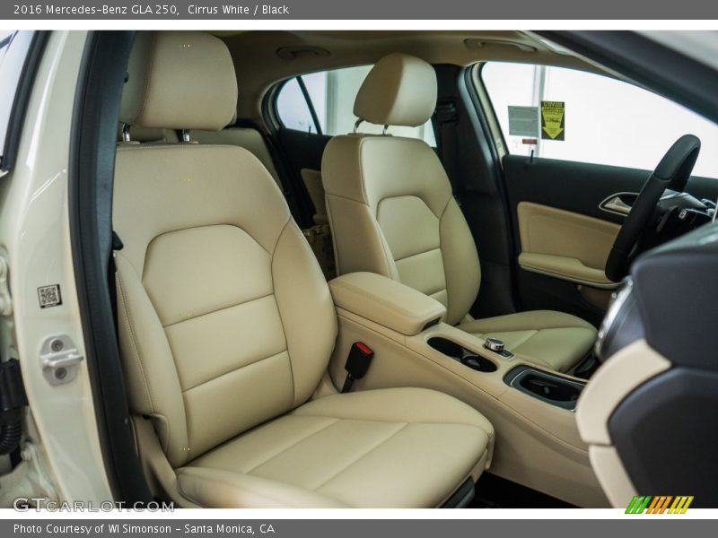 Cirrus White / Black 2016 Mercedes-Benz GLA 250