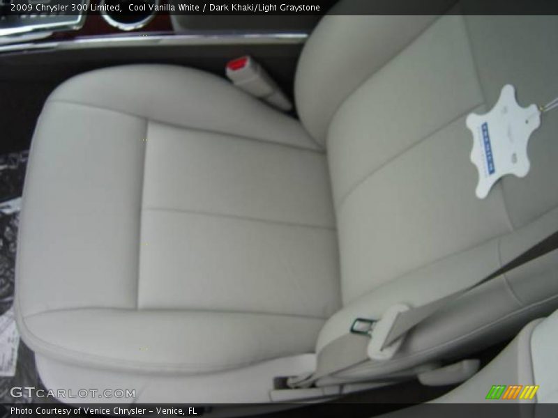 Cool Vanilla White / Dark Khaki/Light Graystone 2009 Chrysler 300 Limited