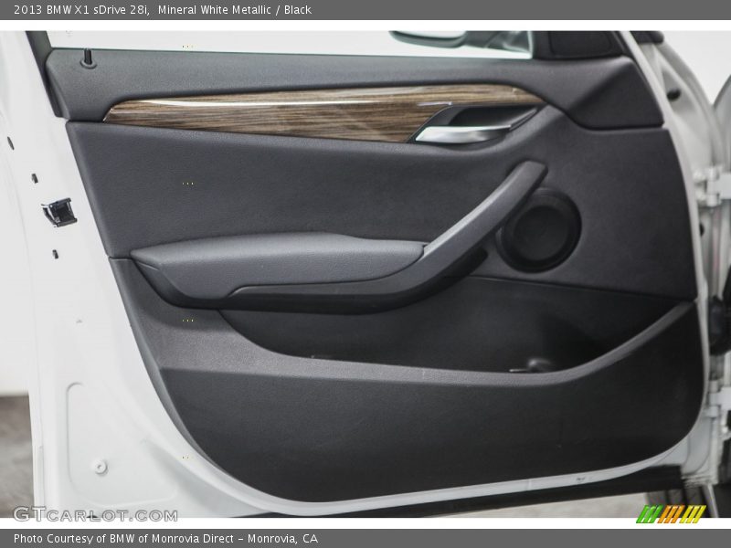 Mineral White Metallic / Black 2013 BMW X1 sDrive 28i
