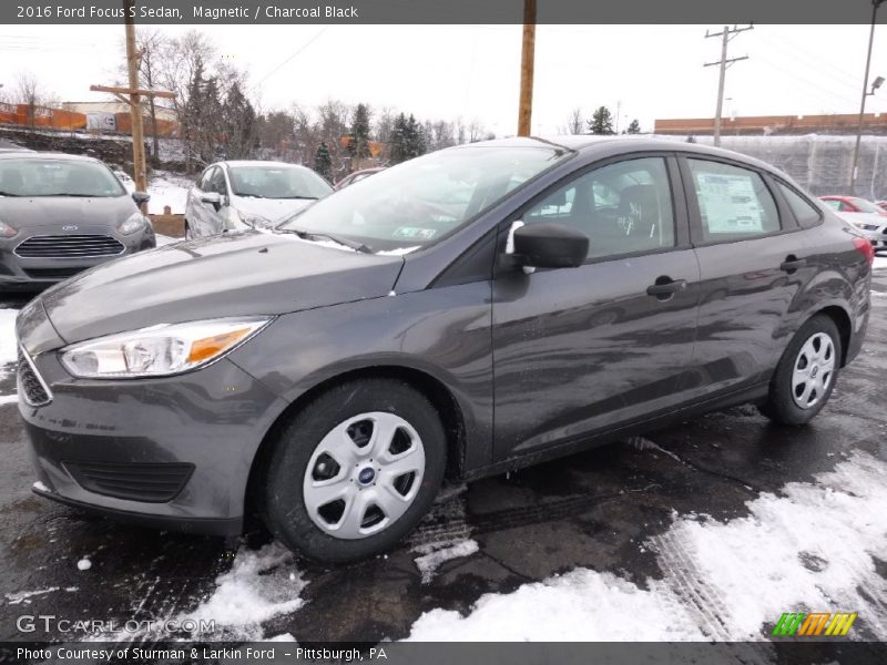 Front 3/4 View of 2016 Focus S Sedan