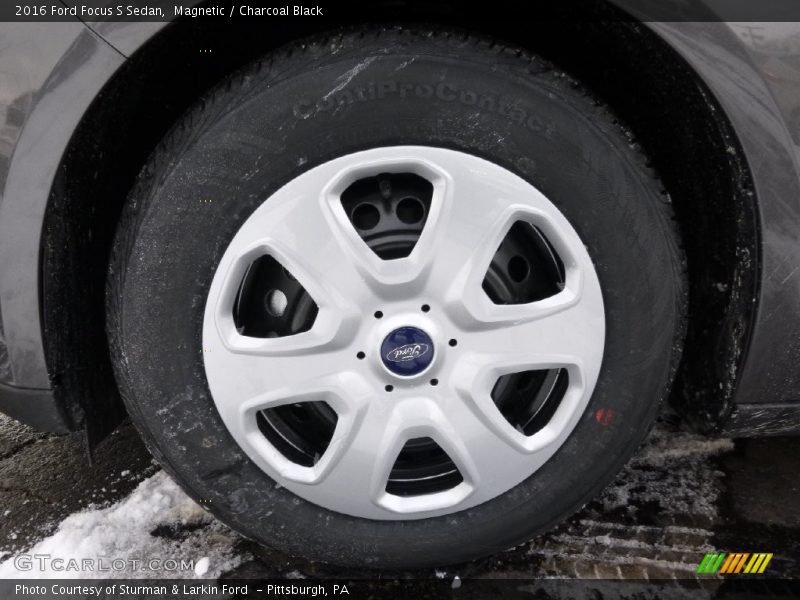 Magnetic / Charcoal Black 2016 Ford Focus S Sedan