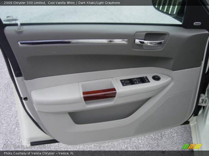 Cool Vanilla White / Dark Khaki/Light Graystone 2009 Chrysler 300 Limited
