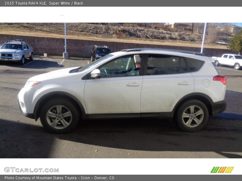 Super White / Black 2015 Toyota RAV4 XLE