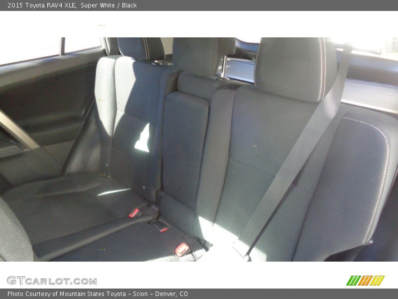 Super White / Black 2015 Toyota RAV4 XLE