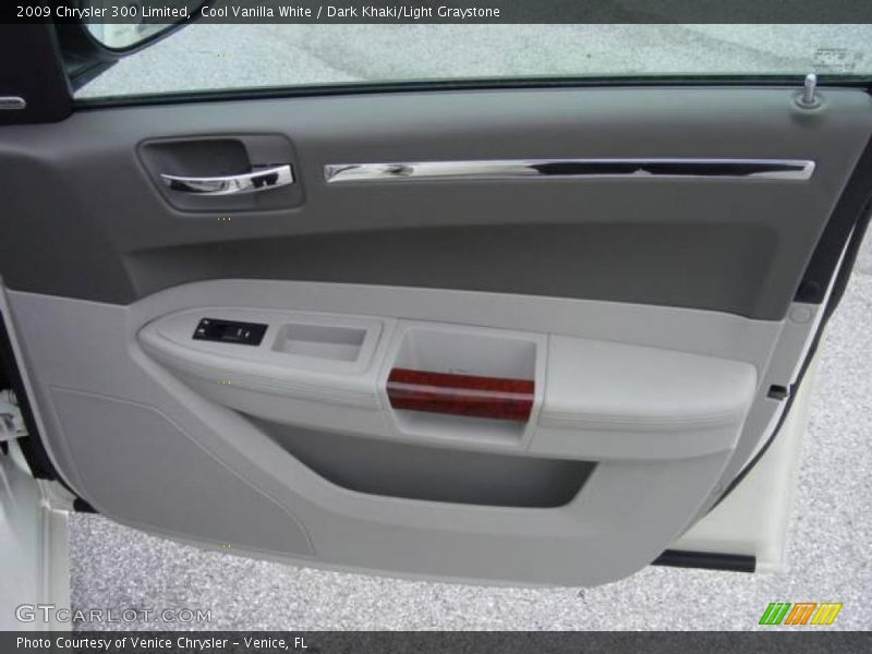 Cool Vanilla White / Dark Khaki/Light Graystone 2009 Chrysler 300 Limited