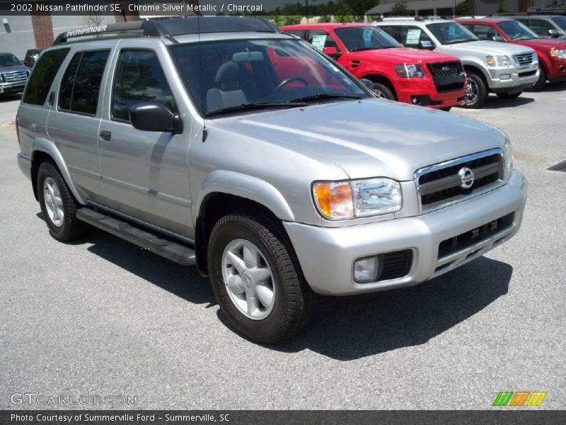 Chrome Silver Metallic / Charcoal 2002 Nissan Pathfinder SE