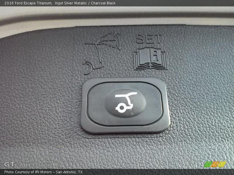 Ingot Silver Metallic / Charcoal Black 2016 Ford Escape Titanium