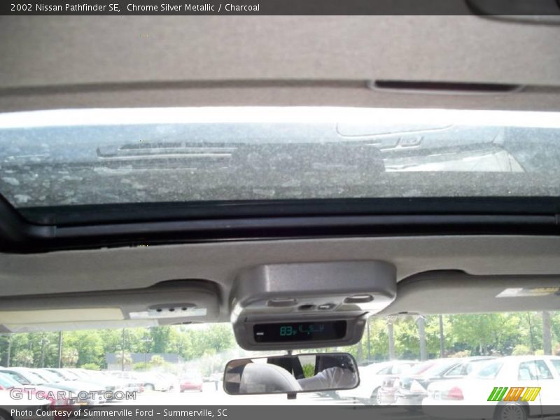 Chrome Silver Metallic / Charcoal 2002 Nissan Pathfinder SE