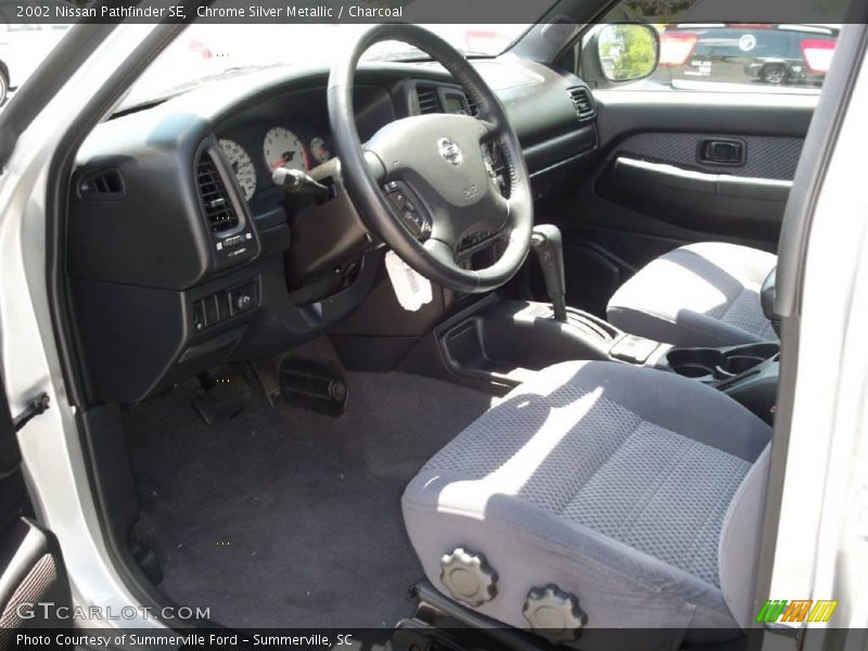 Chrome Silver Metallic / Charcoal 2002 Nissan Pathfinder SE