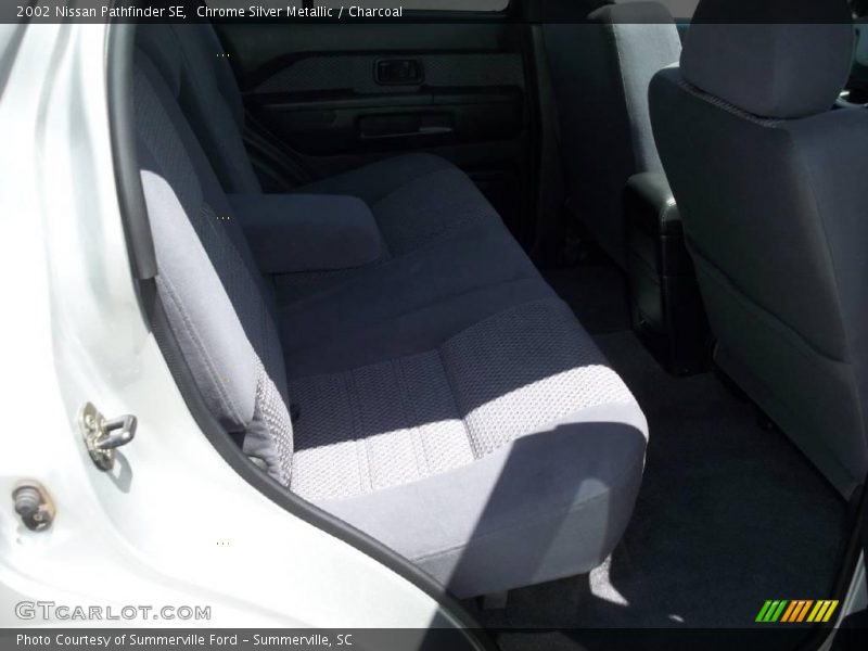 Chrome Silver Metallic / Charcoal 2002 Nissan Pathfinder SE