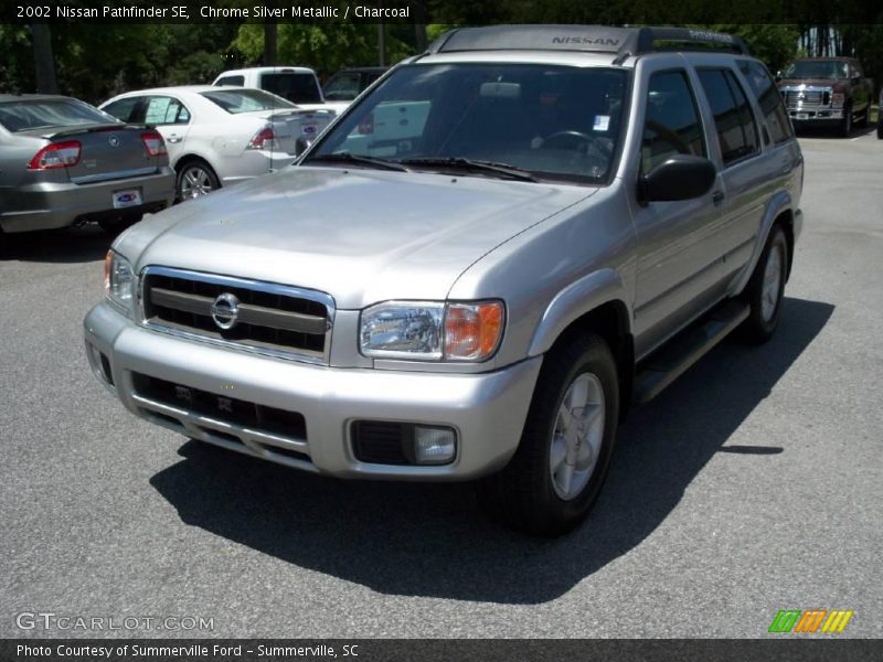 Chrome Silver Metallic / Charcoal 2002 Nissan Pathfinder SE