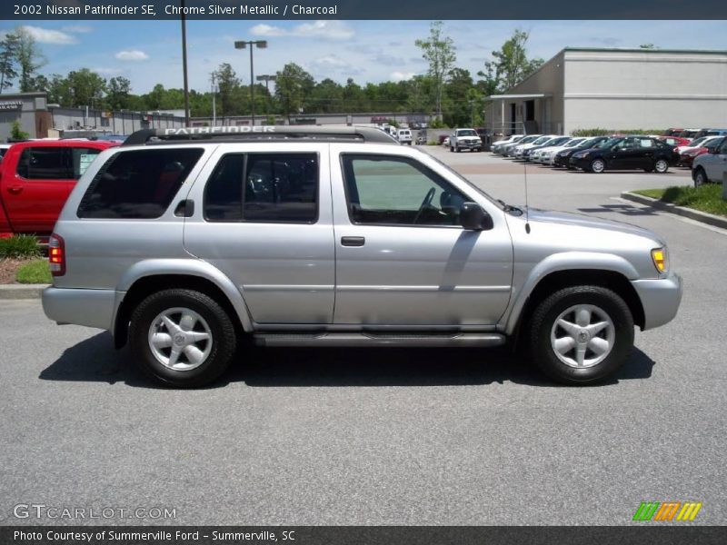 Chrome Silver Metallic / Charcoal 2002 Nissan Pathfinder SE