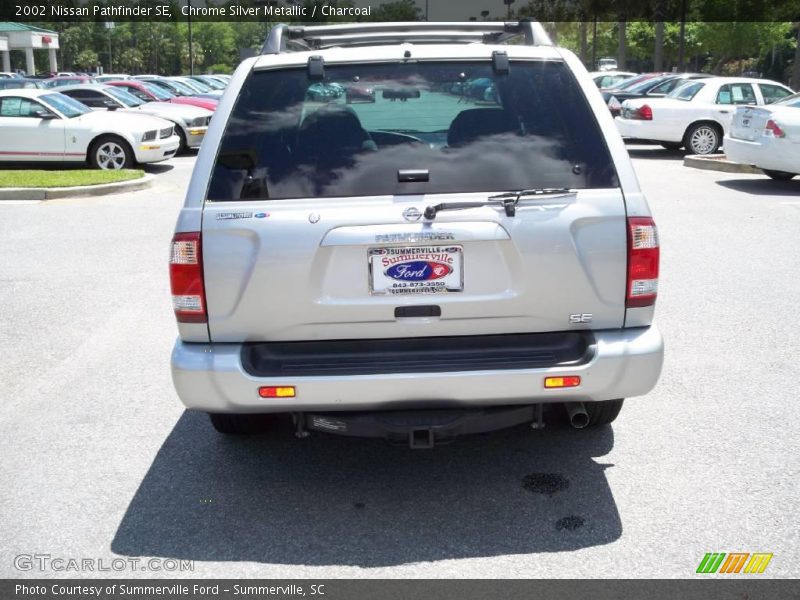 Chrome Silver Metallic / Charcoal 2002 Nissan Pathfinder SE