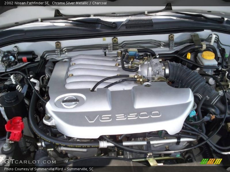 Chrome Silver Metallic / Charcoal 2002 Nissan Pathfinder SE