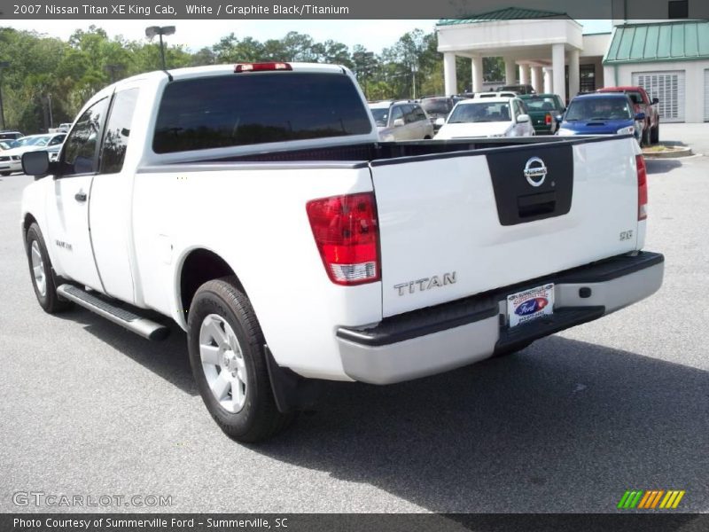White / Graphite Black/Titanium 2007 Nissan Titan XE King Cab