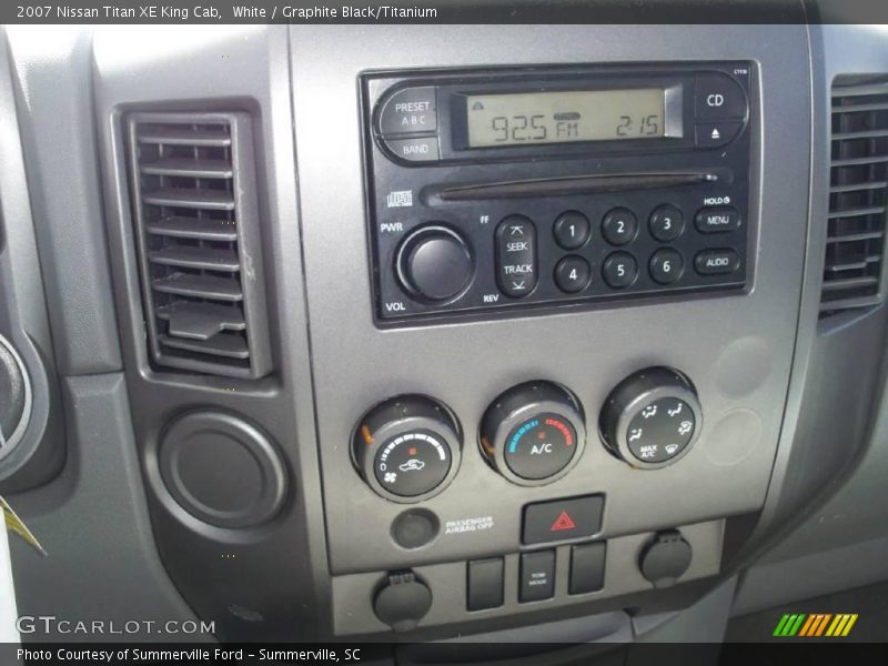White / Graphite Black/Titanium 2007 Nissan Titan XE King Cab