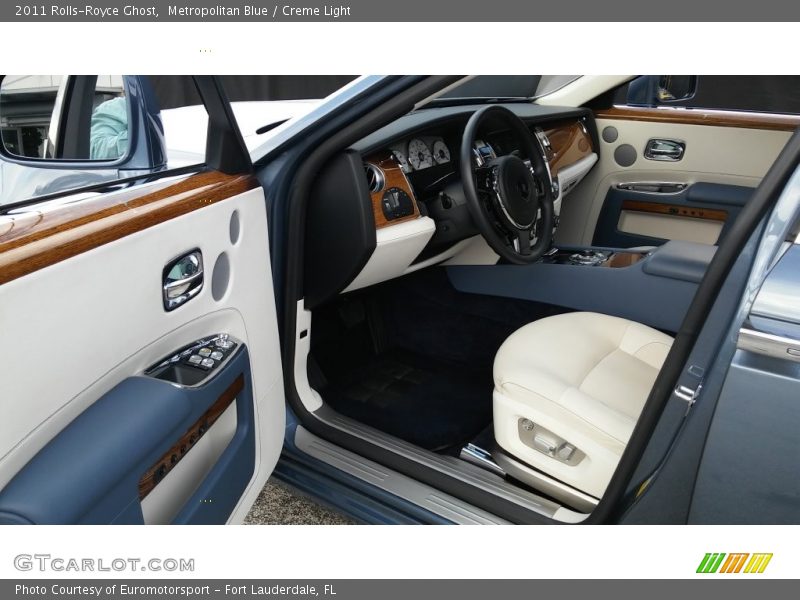 Metropolitan Blue / Creme Light 2011 Rolls-Royce Ghost