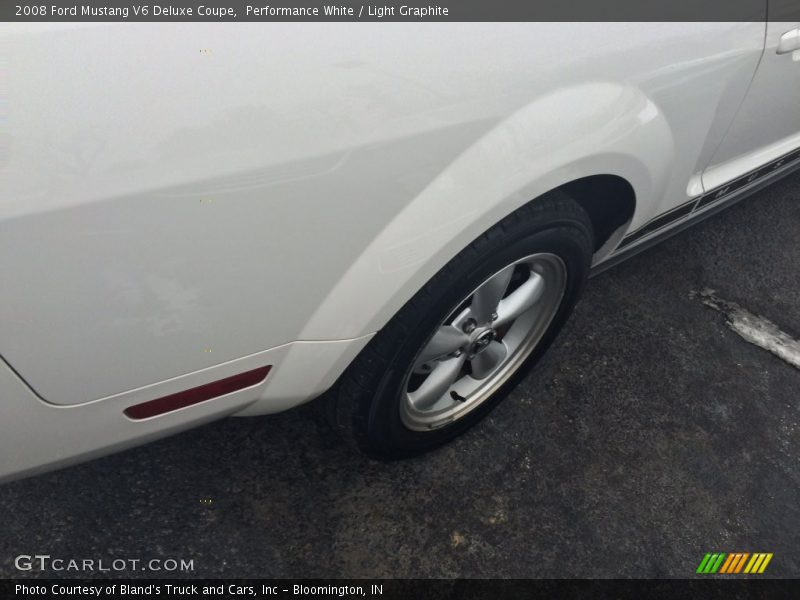 Performance White / Light Graphite 2008 Ford Mustang V6 Deluxe Coupe