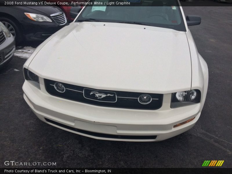 Performance White / Light Graphite 2008 Ford Mustang V6 Deluxe Coupe