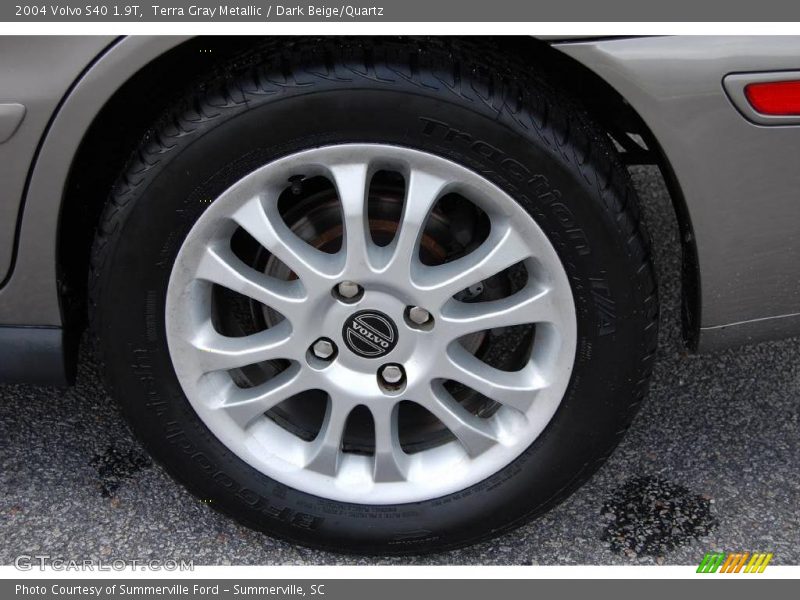 Terra Gray Metallic / Dark Beige/Quartz 2004 Volvo S40 1.9T