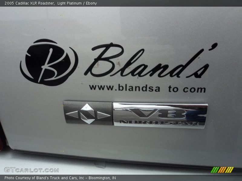 Light Platinum / Ebony 2005 Cadillac XLR Roadster